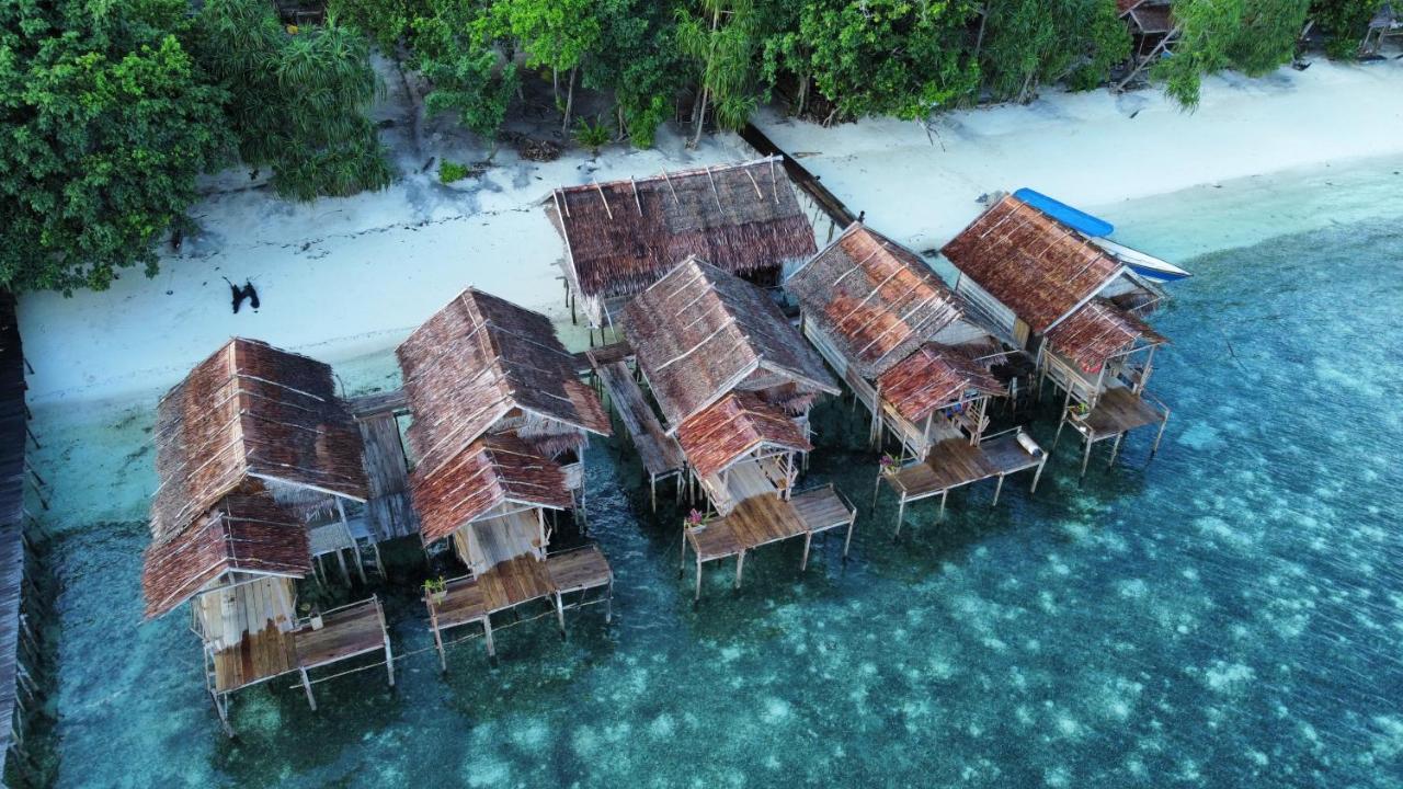 Firdas Bungalows Waisai Ngoại thất bức ảnh